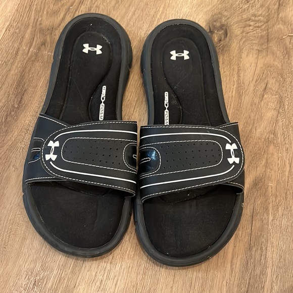 Under Armour comfort foam slides - Picture 2 of 3